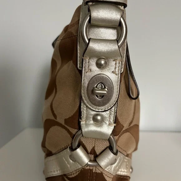Y2k Coach Carly Signature Silver Leather and Tan Medium Shoulder Bag - Picture 2 of 8